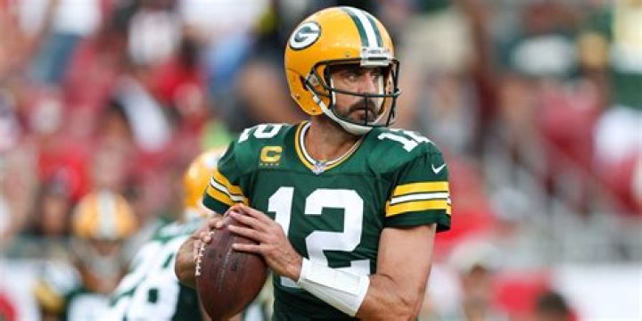 Could Aaron Rodgers Be The First NFL Player To Sign A $200 Million Contract?