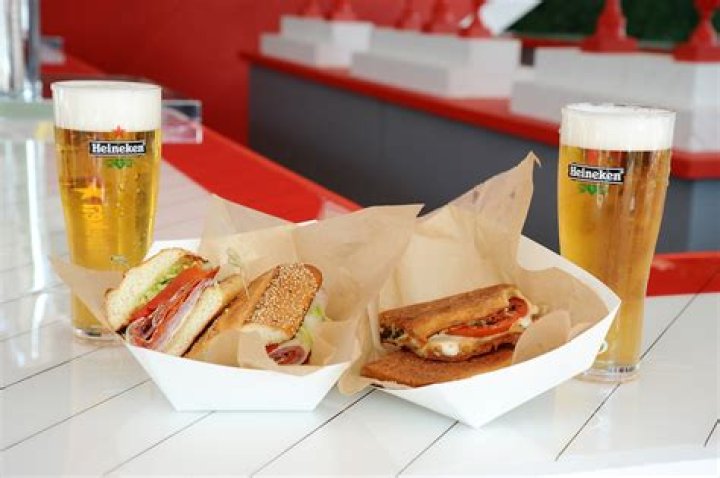 Amazing Human Being Alert: Billionaire Buys Lunch For 400 Soldiers At Airport Layover