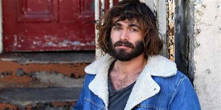 Angus Stone Net Worth | Celebrity Net Worth