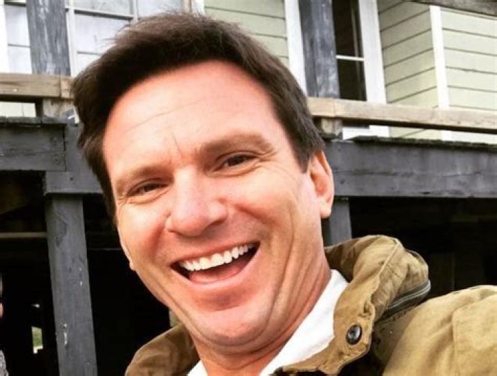 Bill Weir Net Worth | Celebrity Net Worth