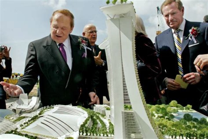 Casino Multi-Billionaire Sheldon Adelson Is Trying To Lure The Raiders To Las Vegas  