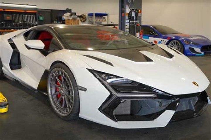 Cardi B Once Bought A Lamborghini With $500,000 In Cash