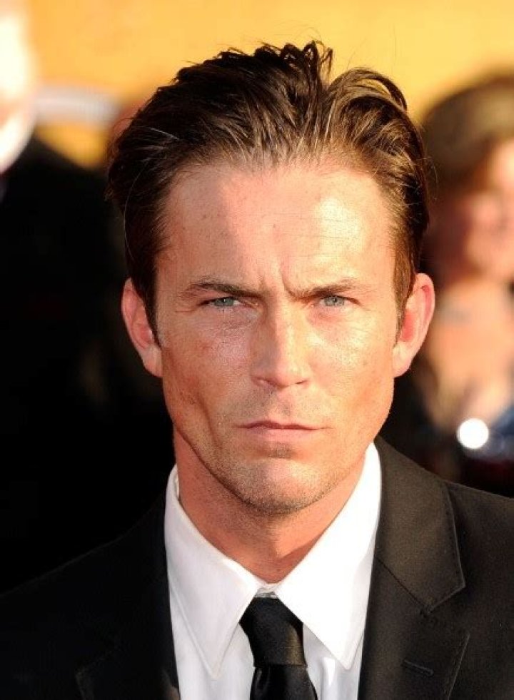 Desmond Harrington Net Worth | Celebrity Net Worth