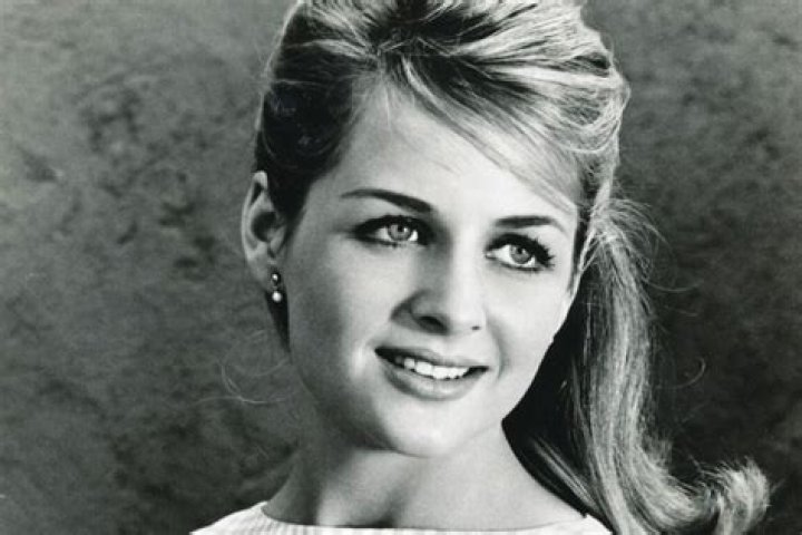 Kristin Nelson Net Worth | Celebrity Net Worth