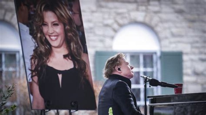 Lisa Marie Presley's Ex Claims She Can't Be Trusted And Isn't As Broke As She Claims