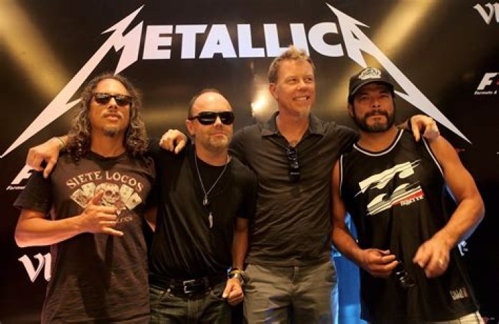 Metallica's Manager Reveals How Bands Make Money Today After The Collapse Of Record Sales