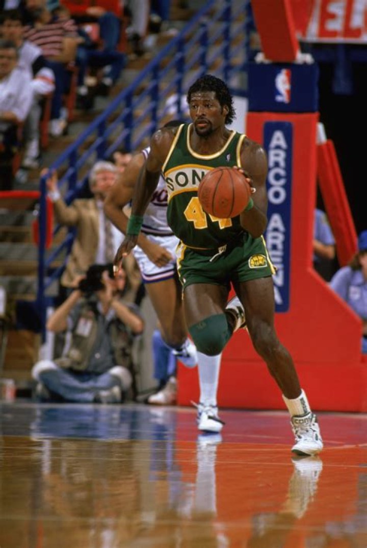 Michael Cage Net Worth | Celebrity Net Worth