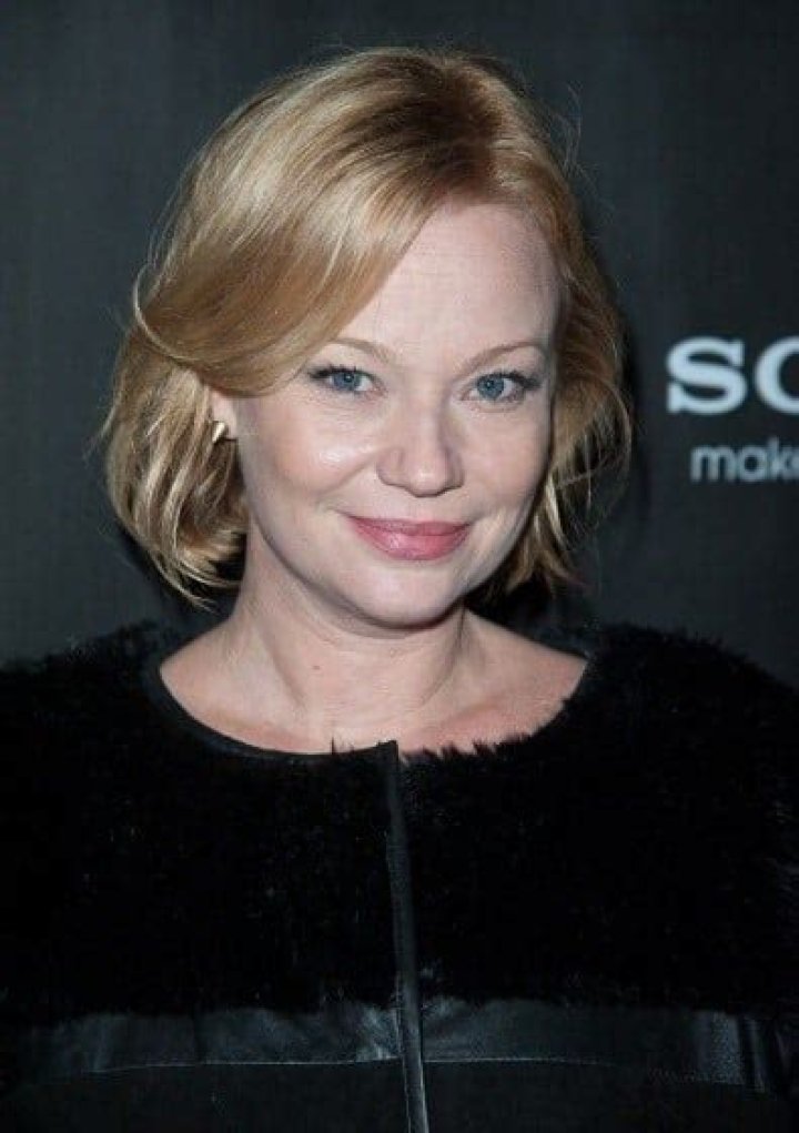 Samantha Mathis Net Worth | Celebrity Net Worth