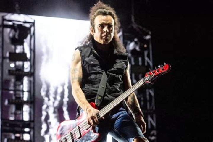 Simon Gallup Net Worth | Celebrity Net Worth